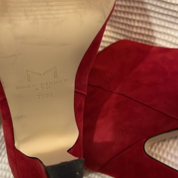 Marc Fisher ML Miggi red suede bootie - Picture 5 of 7